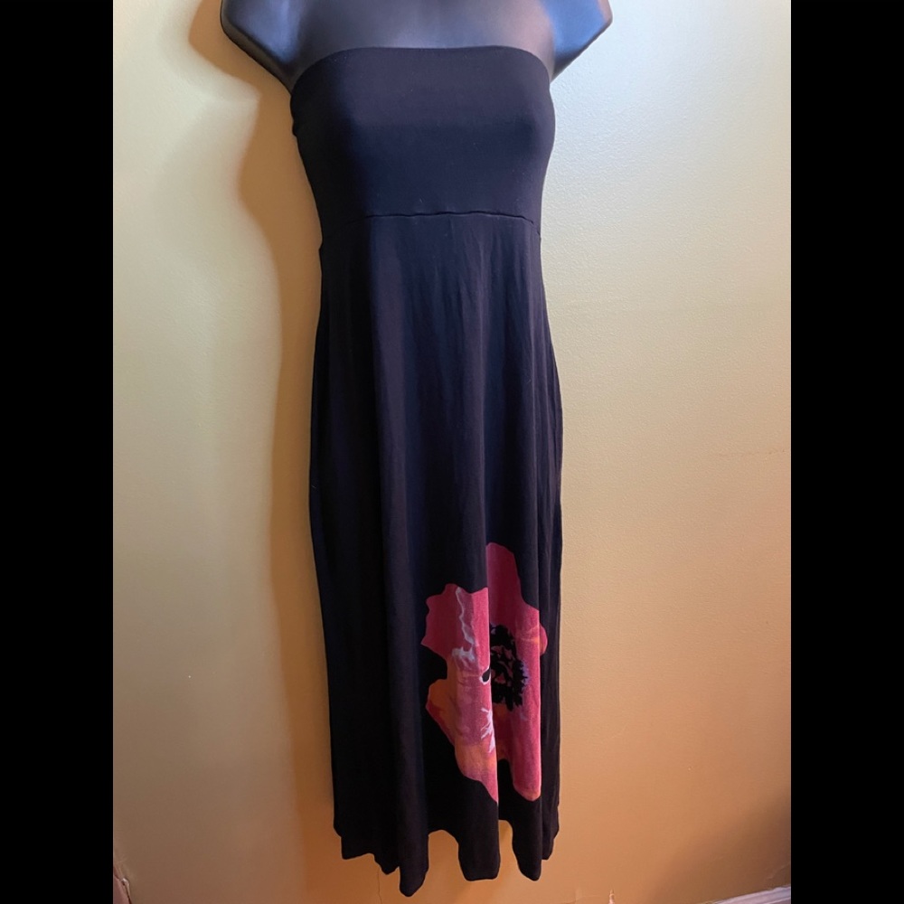Strapless Love Culture Dress w/Flower - (Believe it’s a M)